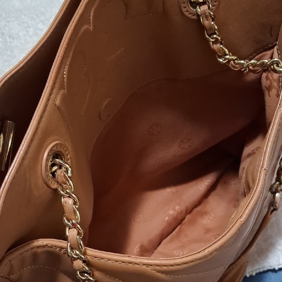 Tory Burch Quilted Tote - Picture 6 of 16